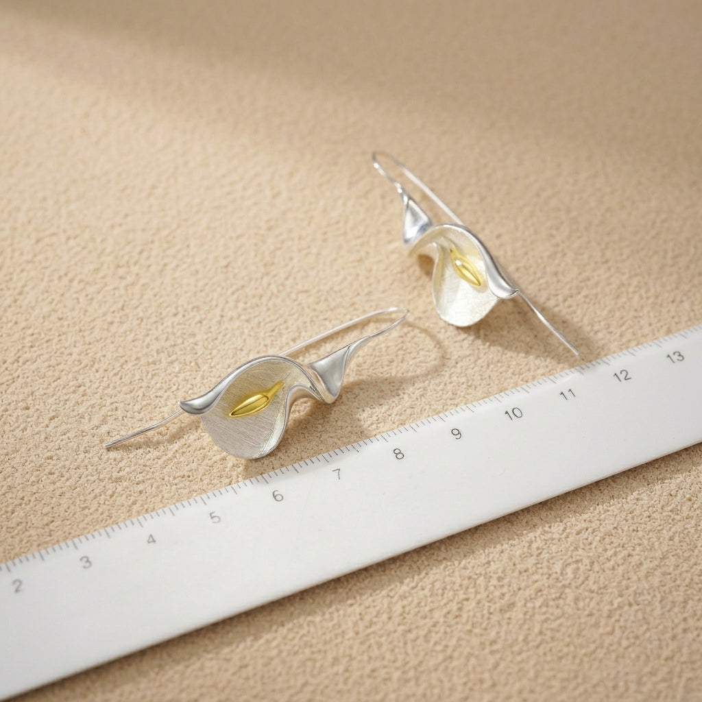 Bridal or bridesmaid Calla Lily jewelry, gold-plated silver flower earrings perfect for weddings and formal spring events.