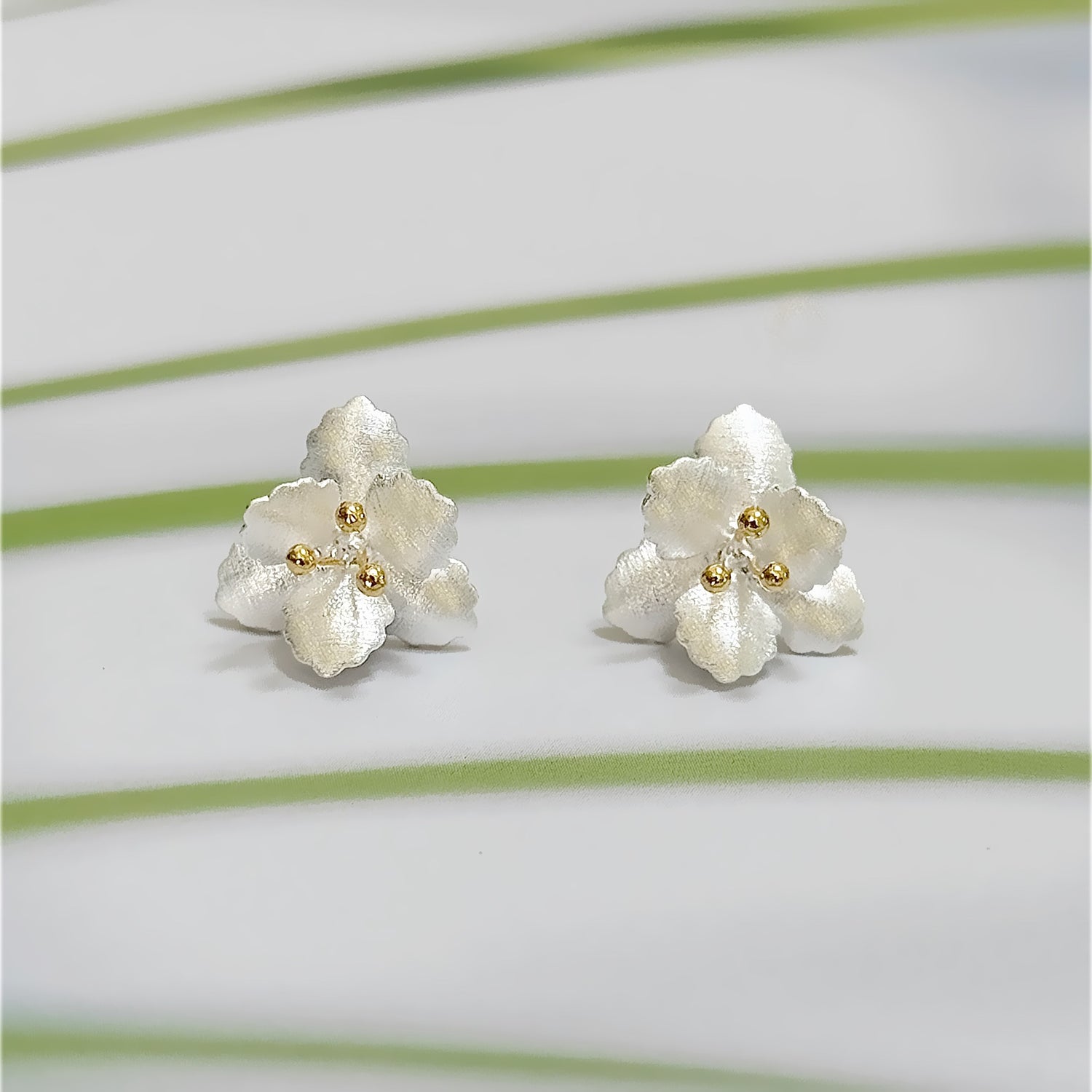Dainty Flower Stud Earrings