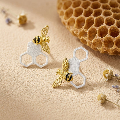 Gold-plated bee and honeycomb jewelry set in a premium gift box, ideal for nature lovers or "bee happy" gifts
