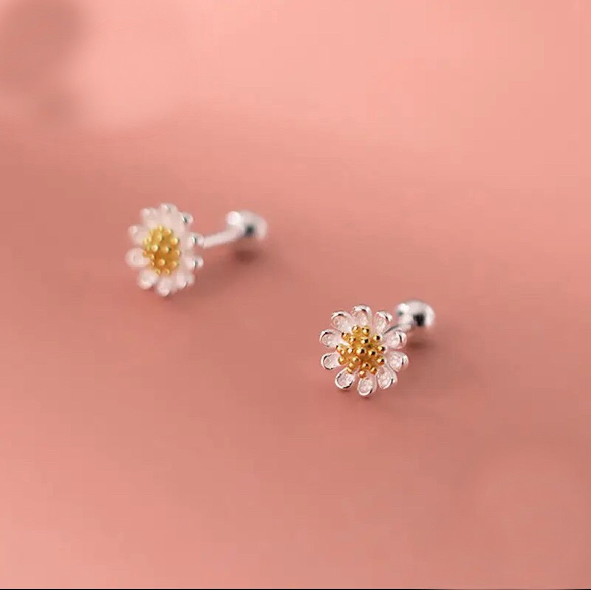 daisy stud earrings