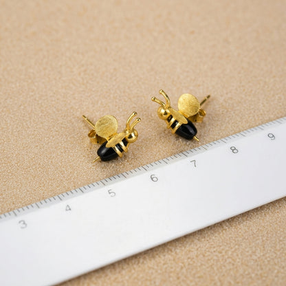 18kt gold plated 3D bumble bee earrings showing the detailed anatomy and lifelike three-dimensional design