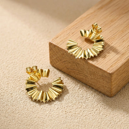 Unique jewelry gifts for minimalist and stylish jewelry lover