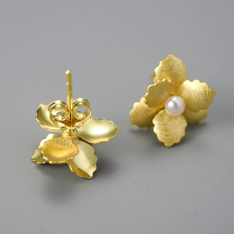 pearl flower gold earrings